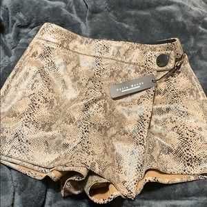 Skort (skirt and shorts)